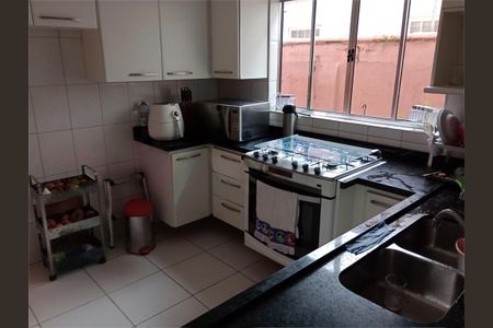 Casa à venda com 236m², 3 quartos e sem vaga