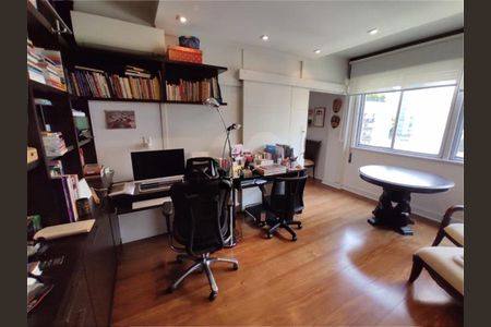 Apartamento à venda com 210m², 3 quartos e 1 vaga