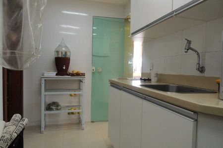 Casa à venda com 298m², 4 quartos e 2 vagas