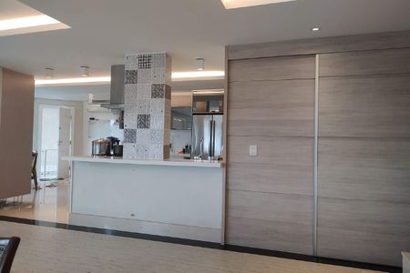 Casa à venda com 298m², 4 quartos e 2 vagas