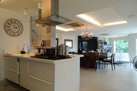 Casa à venda com 298m², 4 quartos e 2 vagas