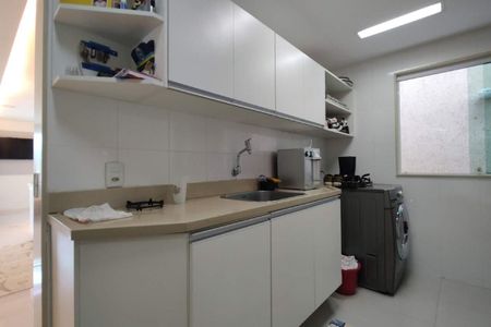 Casa à venda com 298m², 4 quartos e 2 vagas
