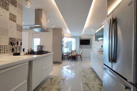 Casa à venda com 298m², 4 quartos e 2 vagas