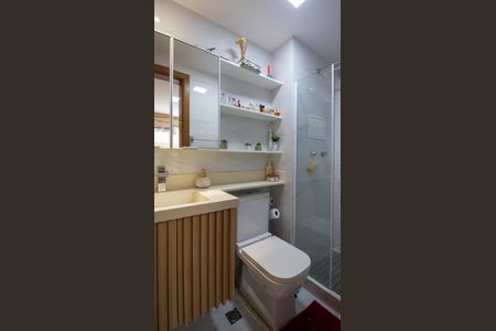 Apartamento à venda com 72m², 2 quartos e 1 vaga Apartamento à venda com 72m², 2 quartos e 1 vagaBanheiro da Suíte