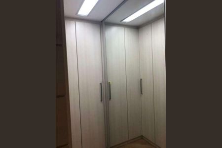 Casa à venda com 210m², 3 quartos e 4 vagas Casa à venda com 210m², 3 quartos e 4 vagasQuarto