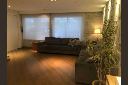 Casa à venda com 210m², 3 quartos e 4 vagas Casa à venda com 210m², 3 quartos e 4 vagasSala