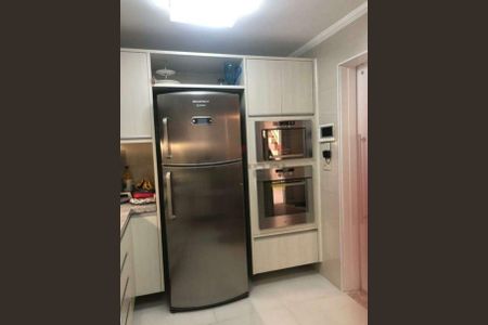 Casa à venda com 210m², 3 quartos e 4 vagas Casa à venda com 210m², 3 quartos e 4 vagasCozinha