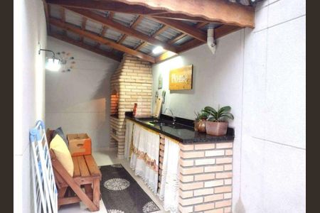 Casa à venda com 130m², 2 quartos e 3 vagas Casa à venda com 130m², 2 quartos e 3 vagasChurrasqueira