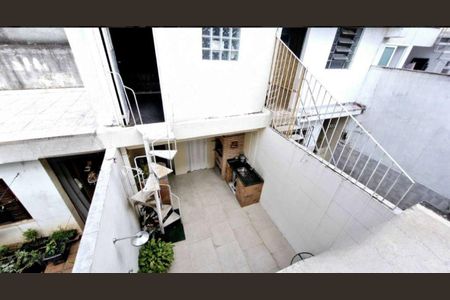 Casa à venda com 200m², 3 quartos e 2 vagas Casa à venda com 200m², 3 quartos e 2 vagasQuintal