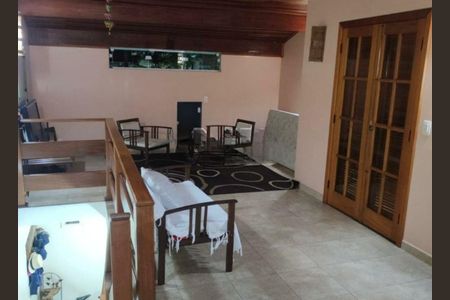 Casa à venda com 270m², 3 quartos e 3 vagas