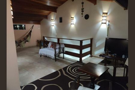 Casa à venda com 270m², 3 quartos e 3 vagas