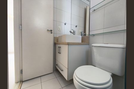 Apartamento à venda com 68m², 2 quartos e 2 vagas Apartamento à venda com 68m², 2 quartos e 2 vagasBanheiro da Suíte
