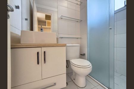 Apartamento à venda com 68m², 2 quartos e 2 vagas Apartamento à venda com 68m², 2 quartos e 2 vagasBanheiro da Suíte