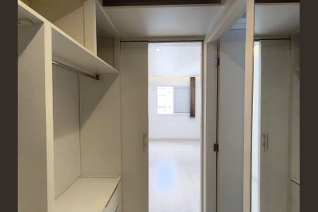 Apartamento à venda com 68m², 2 quartos e 2 vagas Apartamento à venda com 68m², 2 quartos e 2 vagasCloset da suíte 1