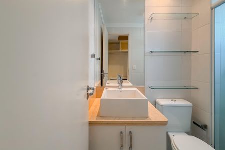 Apartamento à venda com 68m², 2 quartos e 2 vagasBanheiro da Suíte