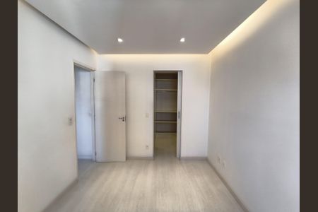 Apartamento à venda com 68m², 2 quartos e 2 vagas Apartamento à venda com 68m², 2 quartos e 2 vagasSuíte