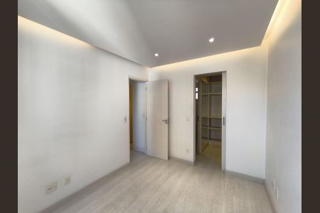 Apartamento à venda com 68m², 2 quartos e 2 vagas Apartamento à venda com 68m², 2 quartos e 2 vagasSuíte