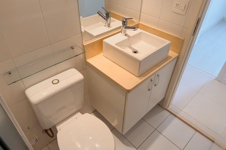 Apartamento à venda com 68m², 2 quartos e 2 vagasBanheiro Social