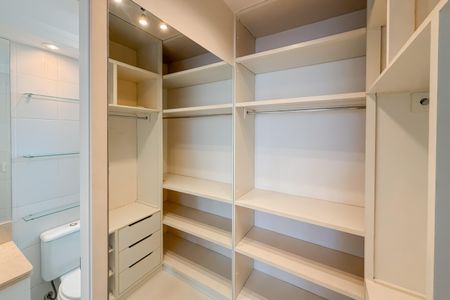 Apartamento à venda com 68m², 2 quartos e 2 vagasCloset da Suíte