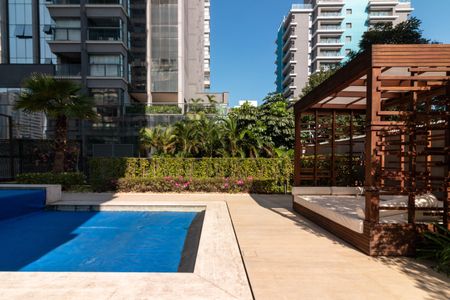 Apartamento à venda com 149m², 3 quartos e 2 vagas Apartamento à venda com 149m², 3 quartos e 2 vagasÁrea comum - Piscina