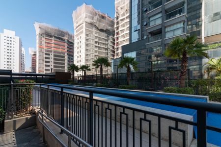 Apartamento à venda com 149m², 3 quartos e 2 vagas Apartamento à venda com 149m², 3 quartos e 2 vagasÁrea comum - Piscina