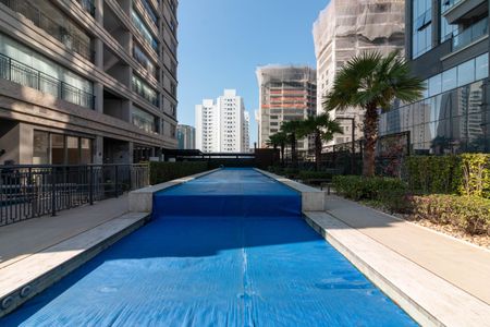 Apartamento à venda com 149m², 3 quartos e 2 vagas Apartamento à venda com 149m², 3 quartos e 2 vagasÁrea comum - Piscina