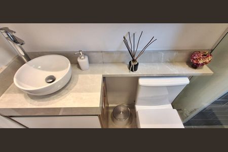 Apartamento à venda com 51m², 2 quartos e 1 vaga Apartamento à venda com 51m², 2 quartos e 1 vagaBanheiro Social