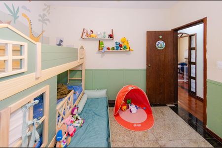 Casa à venda com 274m², 4 quartos e 2 vagas Casa à venda com 274m², 4 quartos e 2 vagasQuarto 2