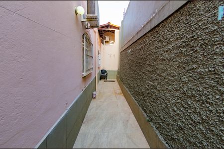 Casa à venda com 274m², 4 quartos e 2 vagas Casa à venda com 274m², 4 quartos e 2 vagasÁrea externa