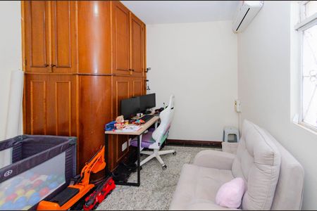 Casa à venda com 274m², 4 quartos e 2 vagas Casa à venda com 274m², 4 quartos e 2 vagasQuarto 1