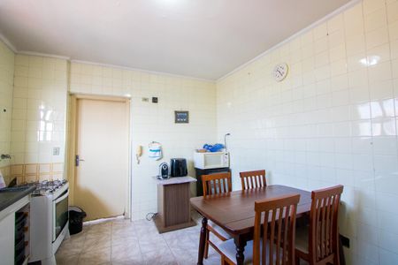 Apartamento à venda com 136m², 3 quartos e 2 vagas Apartamento à venda com 136m², 3 quartos e 2 vagasCozinha