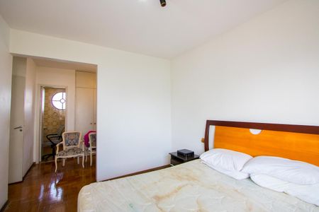 Apartamento à venda com 136m², 3 quartos e 2 vagas Apartamento à venda com 136m², 3 quartos e 2 vagasSuíte