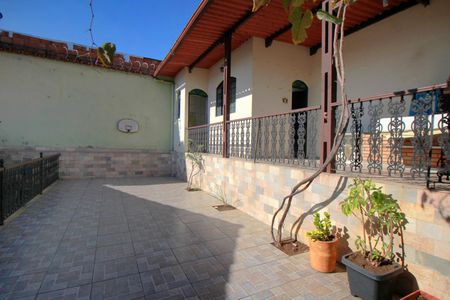 Casa à venda com 261m², 4 quartos e 4 vagasQuintal