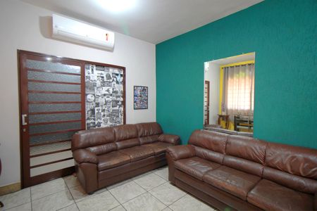 Sala de casa à venda com 4 quartos, 261m² em Maria Virgínia, Belo Horizonte
