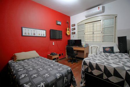 Casa à venda com 261m², 4 quartos e 4 vagasQuarto 1