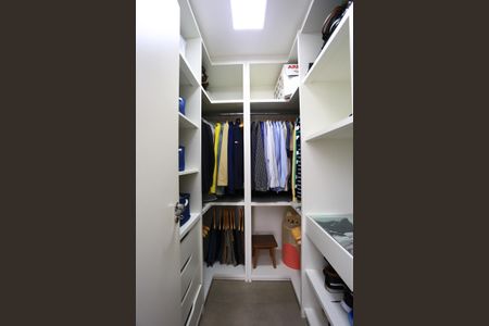 Apartamento à venda com 68m², 2 quartos e 2 vagas Apartamento à venda com 68m², 2 quartos e 2 vagasCloset da suíte