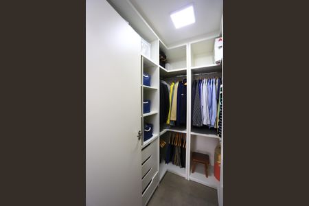 Apartamento à venda com 68m², 2 quartos e 2 vagas Apartamento à venda com 68m², 2 quartos e 2 vagasCloset da suíte