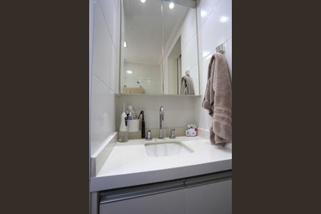 Apartamento à venda com 68m², 2 quartos e 2 vagas Apartamento à venda com 68m², 2 quartos e 2 vagasBanheiro da Suíte