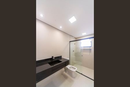 Casa à venda com 278m², 3 quartos e 4 vagas Casa à venda com 278m², 3 quartos e 4 vagasBanheiro Suíte 1