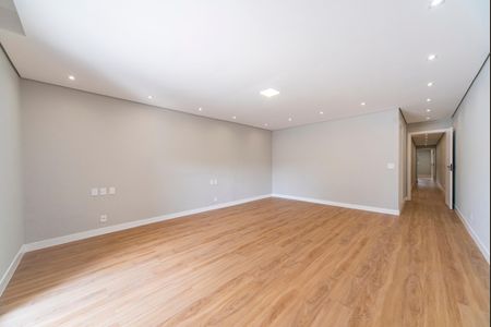 Casa à venda com 278m², 3 quartos e 4 vagas Casa à venda com 278m², 3 quartos e 4 vagasSuíte 3