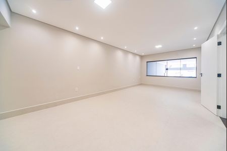 Casa à venda com 278m², 3 quartos e 4 vagas Casa à venda com 278m², 3 quartos e 4 vagasSala