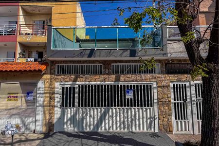 Casa à venda com 278m², 3 quartos e 4 vagas Casa à venda com 278m², 3 quartos e 4 vagasFachada