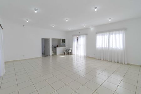 Apartamento para alugar com 48m², 2 quartos e 1 vaga Apartamento para alugar com 48m², 2 quartos e 1 vagaÁrea comum - Salão de festas