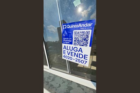 Apartamento à venda com 42m², 2 quartos e sem vaga Apartamento à venda com 42m², 2 quartos e sem vagaAdesivo