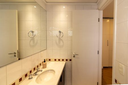 Apartamento à venda com 105m², 2 quartos e 2 vagasBanheiro da Suíte 2