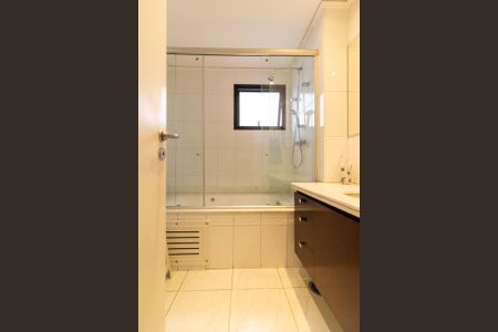 Apartamento à venda com 105m², 2 quartos e 2 vagasBanheiro da Suíte 1