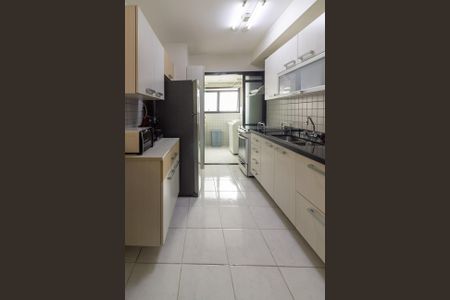 Apartamento à venda com 105m², 2 quartos e 2 vagasCozinha
