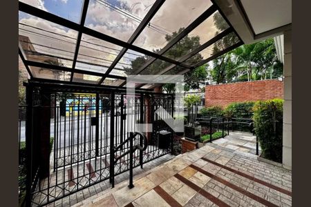 Apartamento à venda com 105m², 2 quartos e 2 vagasPortaria