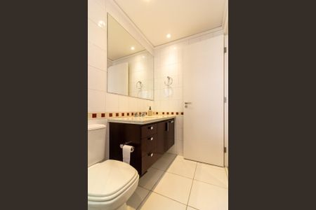 Apartamento à venda com 105m², 2 quartos e 2 vagasBanheiro da Suíte 2