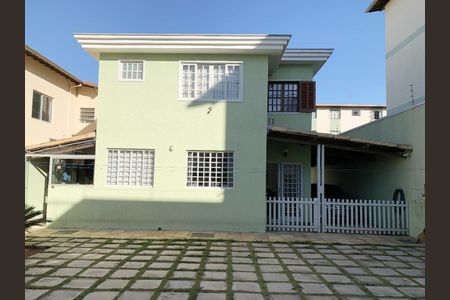 Casa à venda com 380m², 4 quartos e 5 vagas